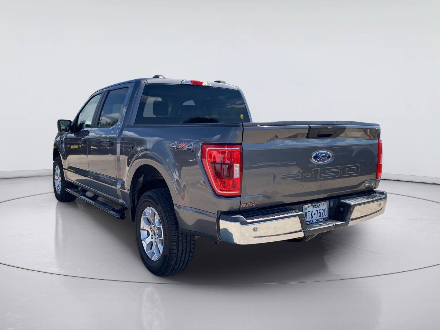 Used 2023 Ford F150 XLT AWD/4WD image 3