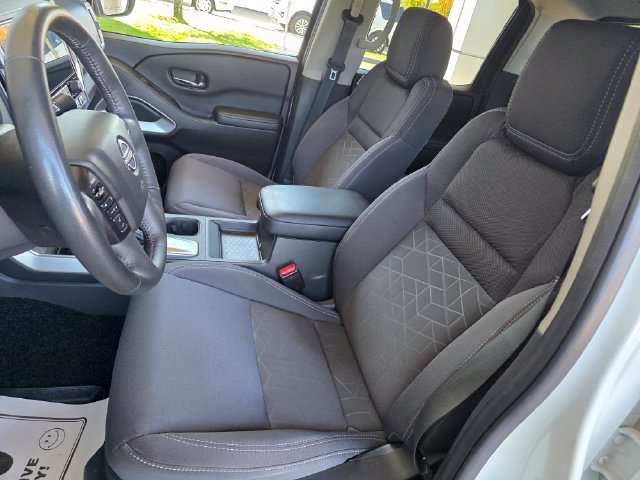 Used 2025 Nissan Frontier SV w/ SV Convenience Package AWD/4WD image 23