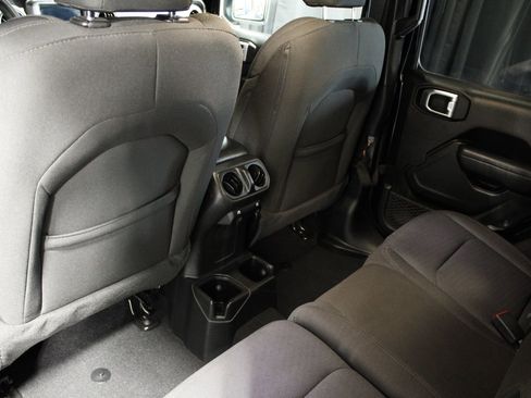 Used 2022 Jeep Wrangler Unlimited Sport AWD/4WD image 37