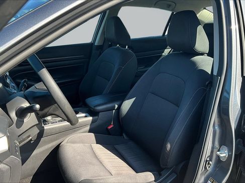 Used 2024 Nissan Altima 2.5 S FWD image 24