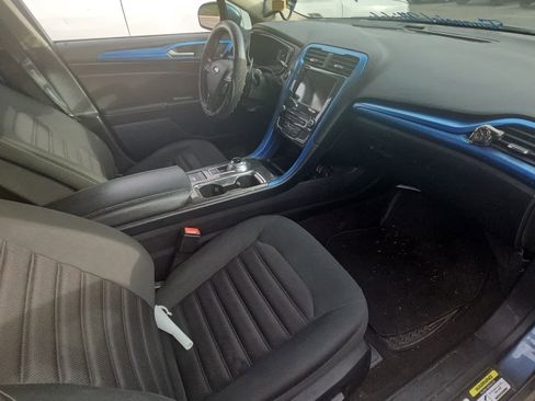 Used 2019 Ford Fusion SE image 11