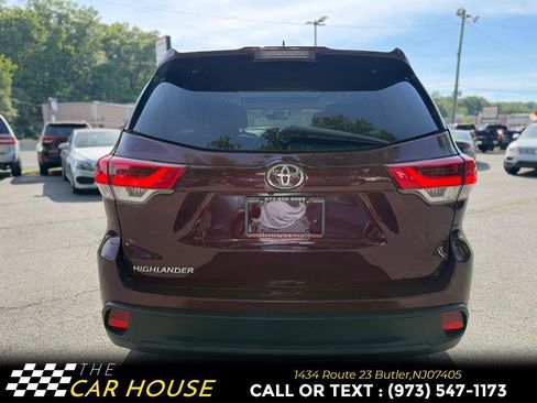 Used 2019 Toyota Highlander Limited Platinum FWD image 6