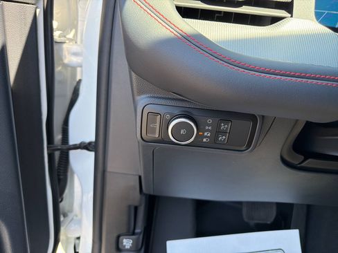 Used 2025 Ford Explorer ST AWD/4WD image 27