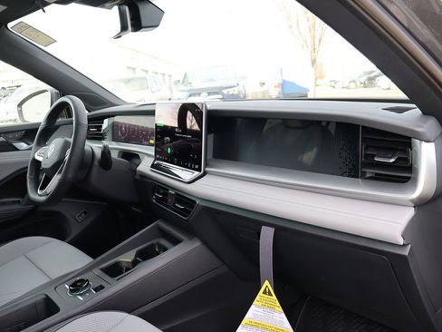 New 2026 Volkswagen Tiguan SE R-Line image 13