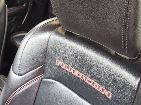 Used 2018 Jeep Wrangler Unlimited Rubicon w/ Dual Top Group image 17