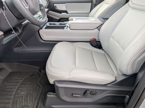 New 2026 Ford Expedition Active RWD image 14