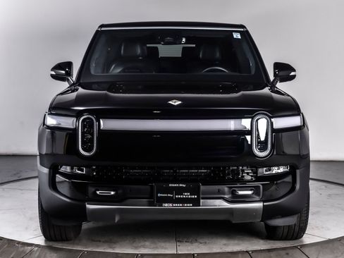 Used 2024 Rivian R1S Adventure AWD/4WD image 8