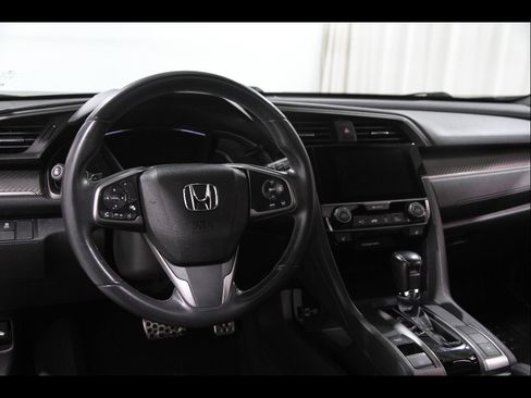 Used 2018 Honda Civic Sport Touring image 6