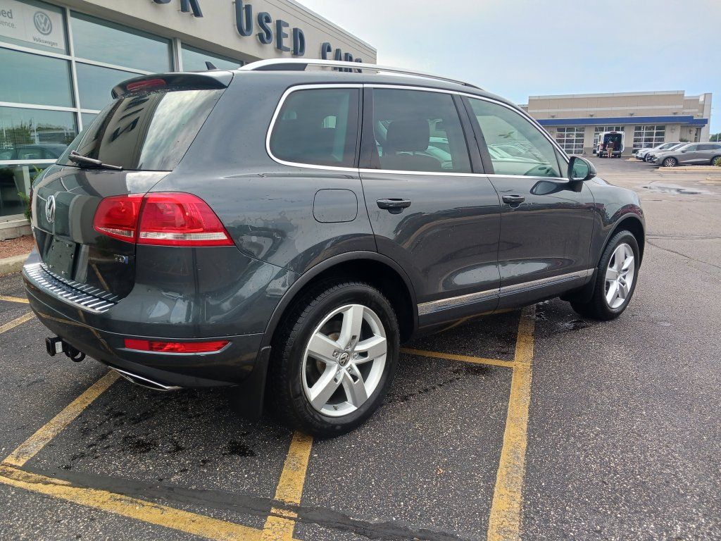 Used 2014 Volkswagen Touareg Sport AWD/4WD image 4