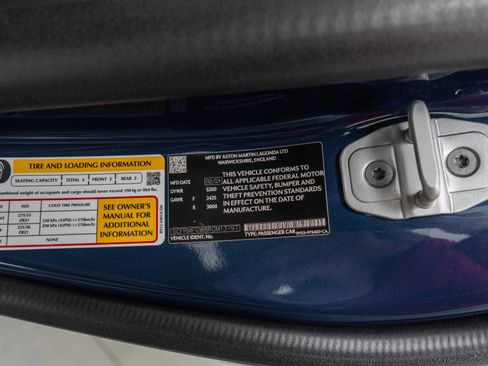 Used 2024 Aston Martin DB12 Volante -Carbon Fiber Bucket S image 20