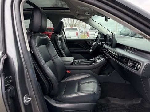 Used 2025 Lincoln Aviator AWD image 13