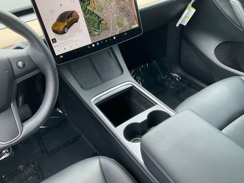 Used 2023 Tesla Model Y 2WD image 47