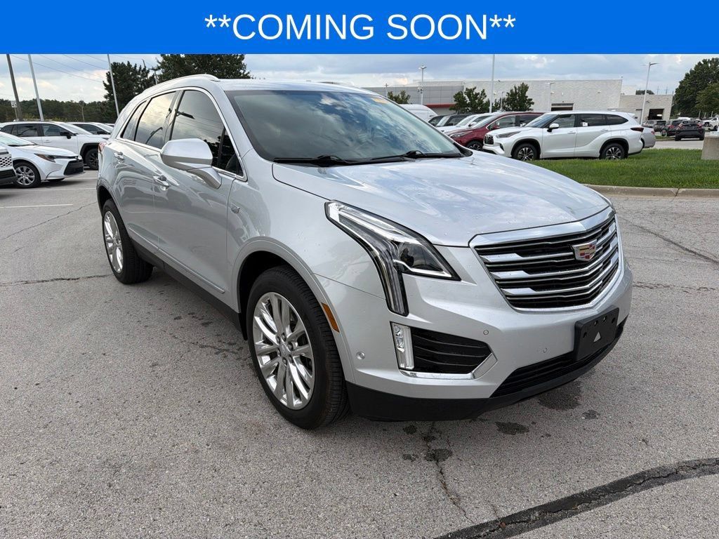 Used 2019 Cadillac XT5 Premium Luxury w/ Driver Assist Package AWD/4WD image 3