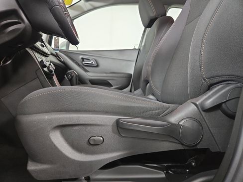 Used 2020 Chevrolet Trax LS image 26