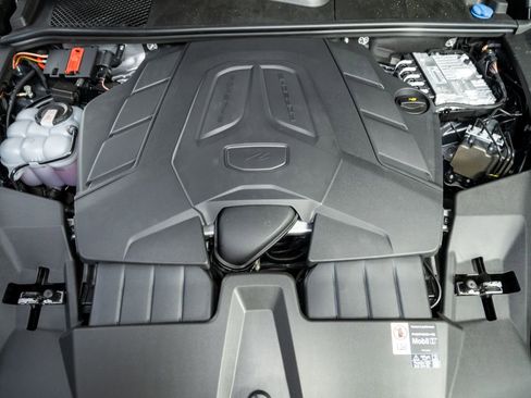 New 2026 Porsche Cayenne Base image 36