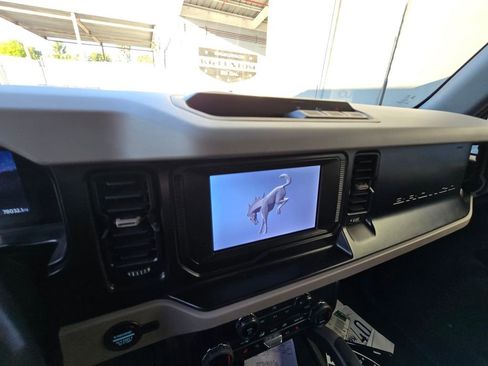 Used 2021 Ford Bronco Big Bend image 12