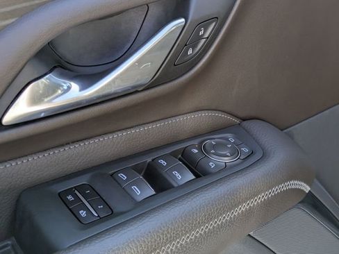 Used 2022 GMC Yukon Denali image 13