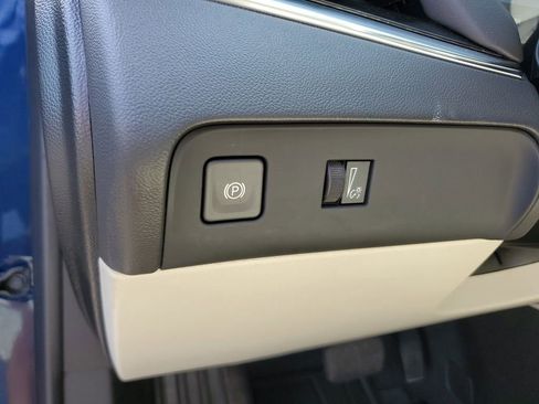 Used 2024 Buick Enclave Essence w/ Experience Buick Package AWD/4WD image 19