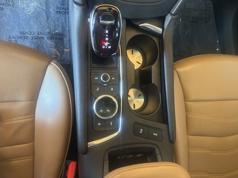 Used 2022 Cadillac XT6 Sport w/ Platinum Package image 14