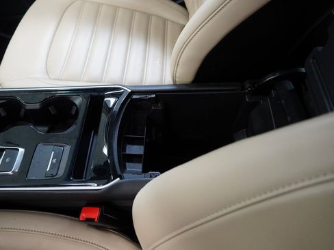 Used 2019 Ford Edge SEL w/ Equipment Group 201A image 24