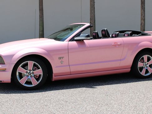 Used 2006 Ford Mustang GT RWD image 6