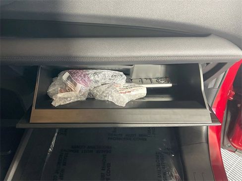 Used 2025 Toyota Sienna Platinum image 30