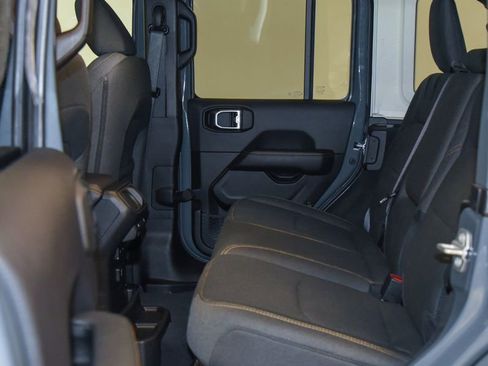 Used 2025 Jeep Wrangler Unlimited Sahara w/ Safety Group AWD/4WD image 6