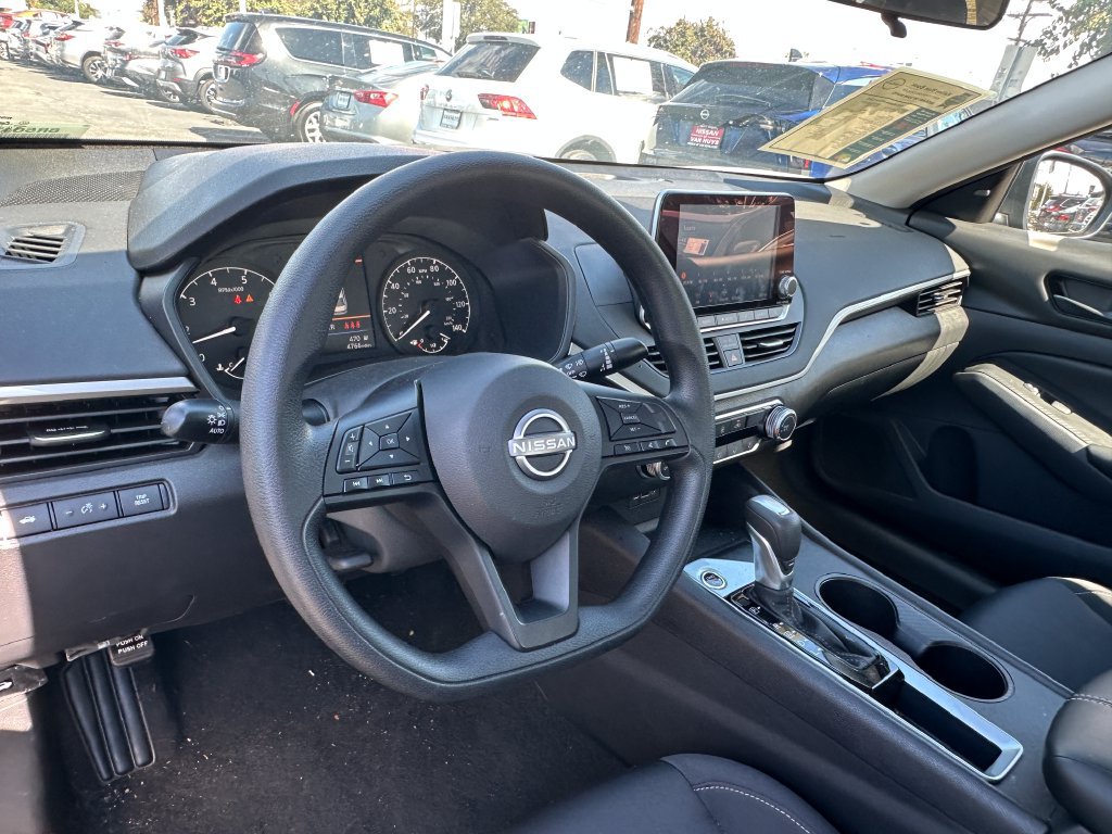 Used 2025 Nissan Altima 2.5 S FWD image 19