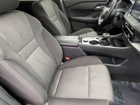 Used 2025 Nissan Rogue SV AWD/4WD image 10