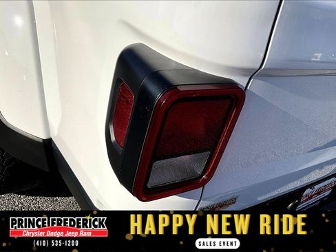 Used 2024 Jeep Gladiator Sport image 26