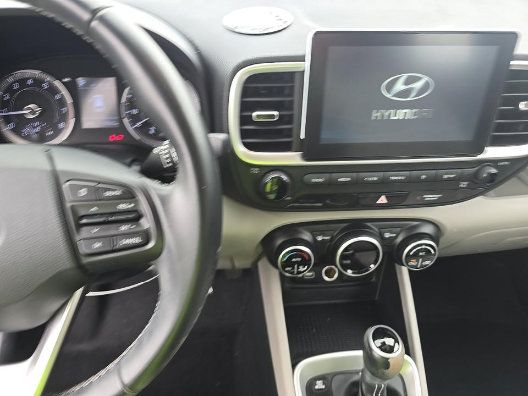 Used 2022 Hyundai Venue SEL FWD image 6