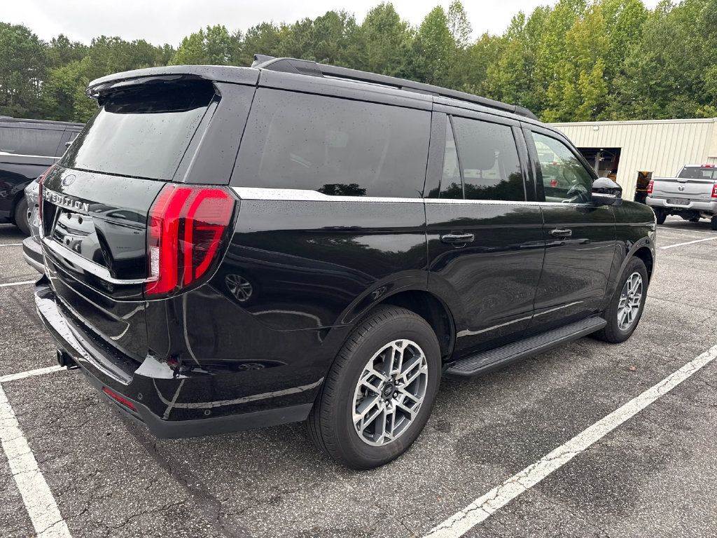 Used 2025 Ford Expedition Active AWD/4WD image 18