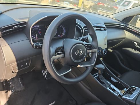 Used 2023 Hyundai Tucson SEL FWD image 16