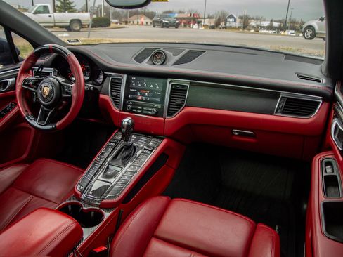 Used 2018 Porsche Macan GTS image 33