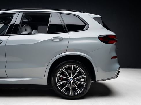 Used 2024 BMW X5 sDrive40i w/ M Sport Package RWD image 22