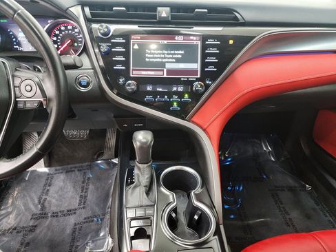 Used 2020 Toyota Camry XSE image 17