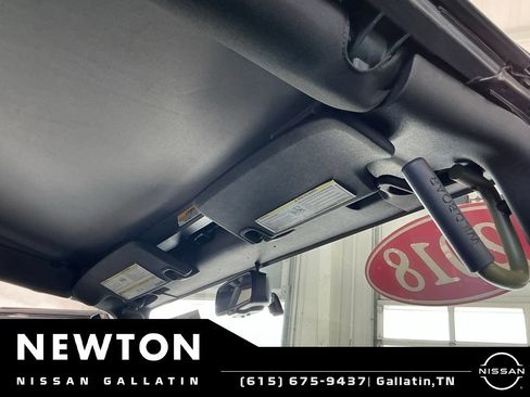Used 2018 Jeep Wrangler Unlimited Sahara AWD/4WD image 17