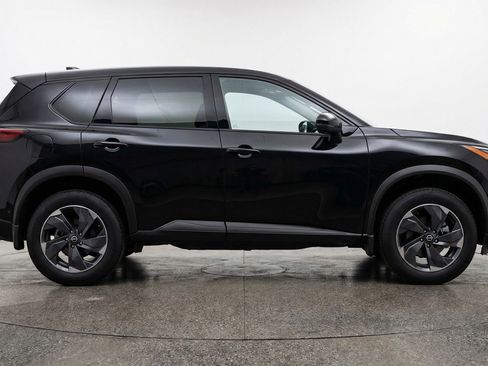 Used 2025 Nissan Rogue SV AWD/4WD image 11