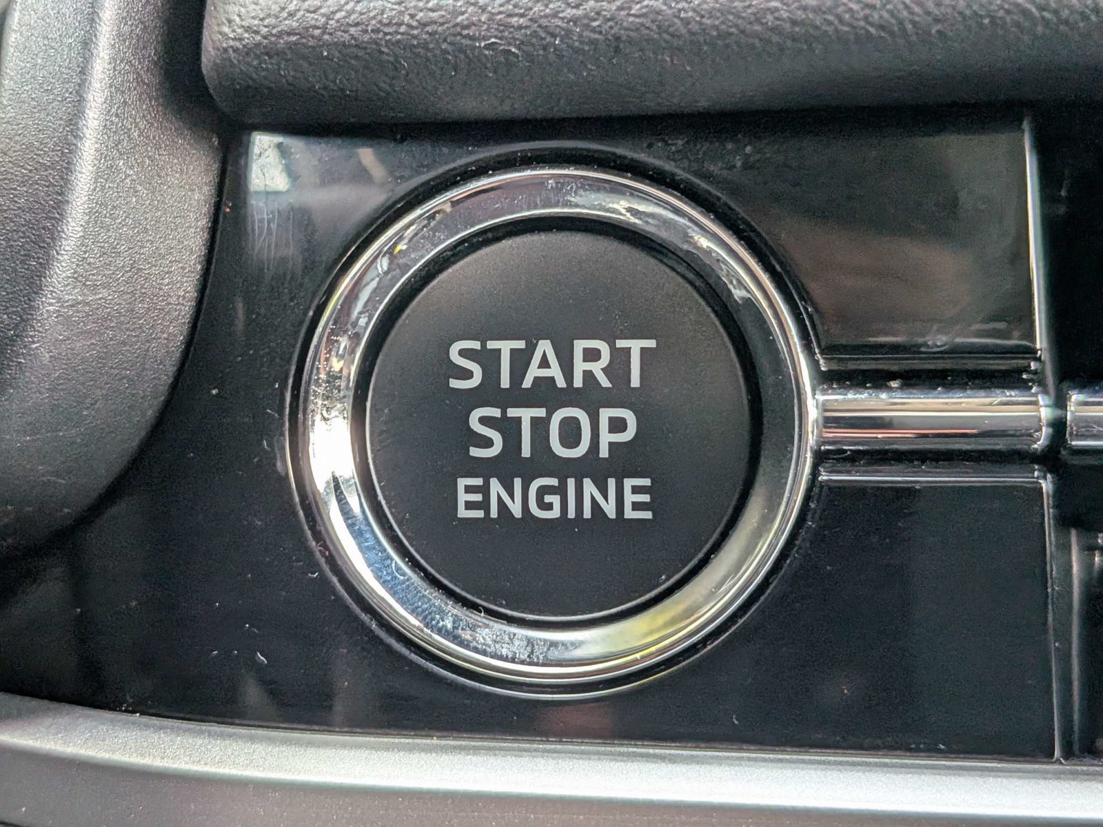 Used 2025 Mitsubishi Outlander SE FWD image 29