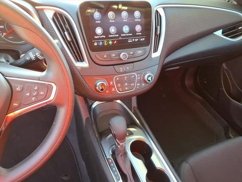 Used 2024 Chevrolet Malibu LT image 34