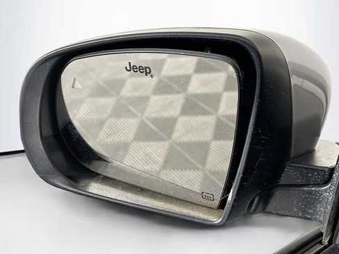 Used 2018 Jeep Compass Latitude w/ Popular Equipment Group image 16