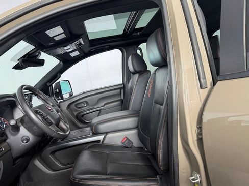 Used 2024 Nissan Titan PRO-4X w/ Pro-4x Convenience Package AWD/4WD image 19
