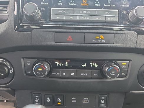 Used 2022 Nissan Frontier PRO-4X w/ Pro-4X Premium Package image 17