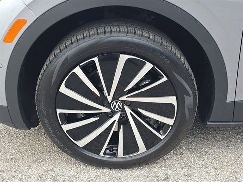 New 2025 Volkswagen ID.4 Pro image 8