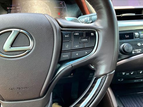 Used 2019 Lexus ES 350 w/ Accessory Package 2 FWD image 25