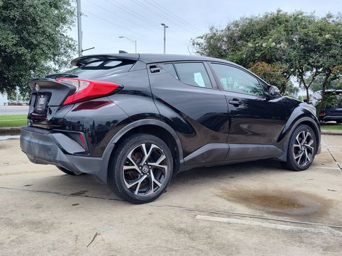 Used 2018 Toyota C-HR XLE FWD image 8