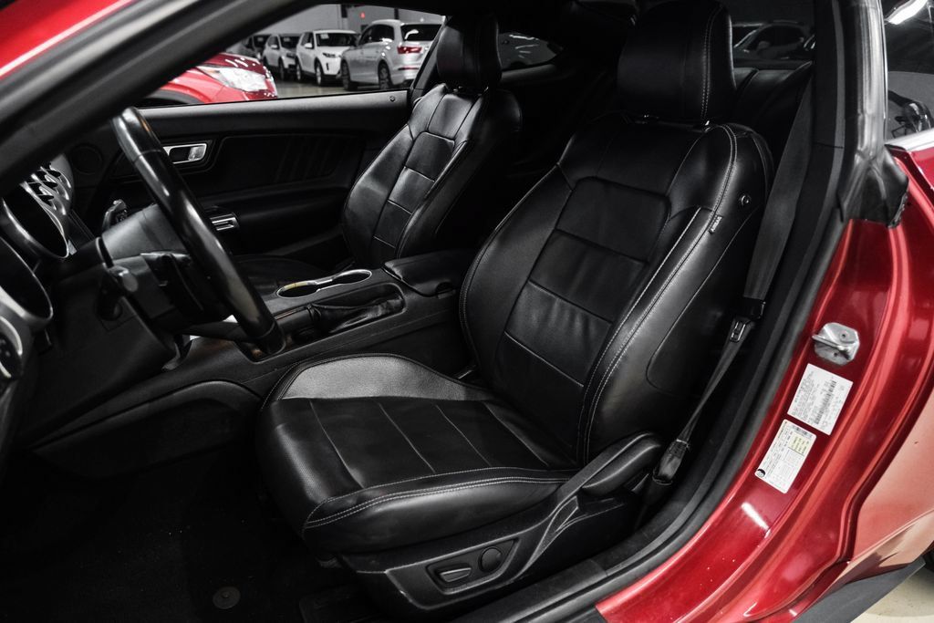 Used 2019 Ford Mustang Coupe RWD image 32