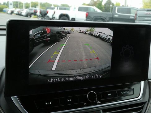 Used 2024 Nissan Altima 2.5 SV w/ SV Premium Package image 8