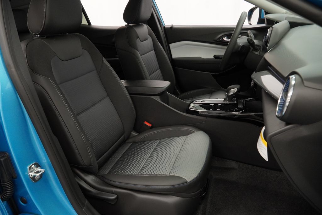New 2026 Chevrolet Trax LT FWD image 28