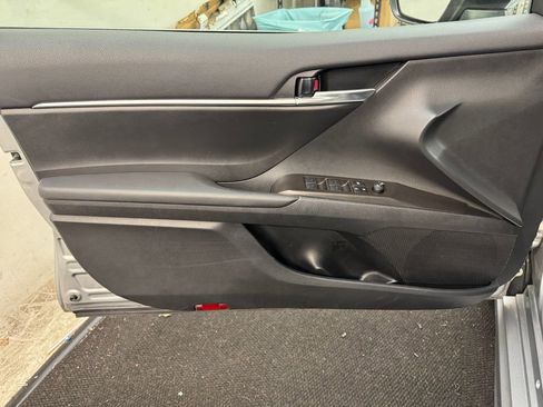 Used 2024 Toyota Camry SE image 14